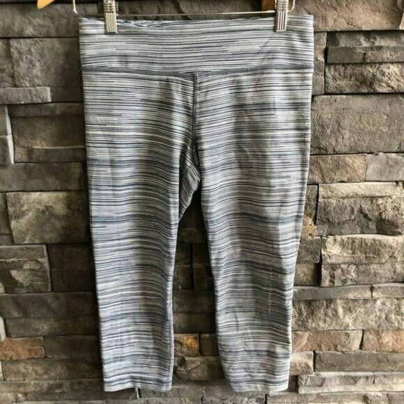 Under‎ Armour Leggings Capri Gray and White, S - Picture 1 of 5